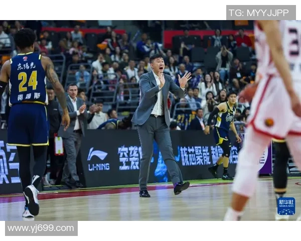 南京篮球队与深圳篮球队赛后复盘分析意识碰撞与战术较量 南京篮球队与深圳篮球队赛后复盘分析意识碰撞与战术较量