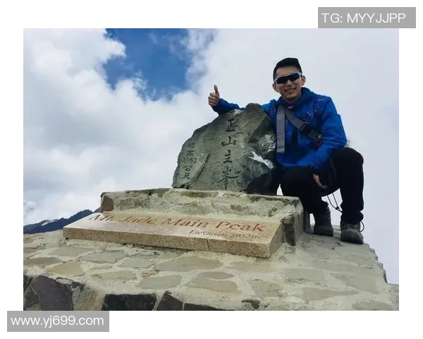 杨娜独家分享攀岩技巧与心得体会助你轻松征服高峰 杨娜独家分享攀岩技巧与心得体会助你轻松征服高峰