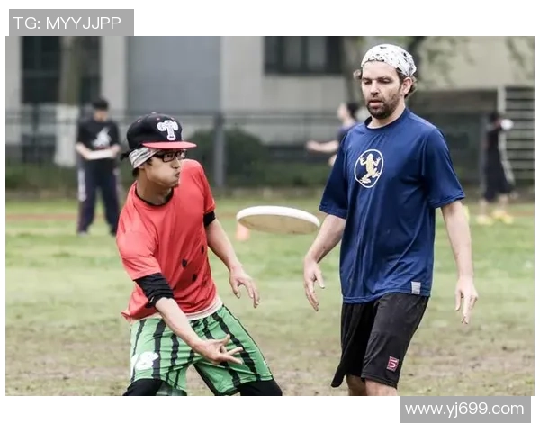 武汉飞盘队与深圳飞盘队赛后复盘分析团队意识与战术执行的对比